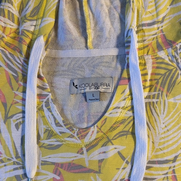 Koolaburra by UGG long sleeve with hood - Picture 3 of 3